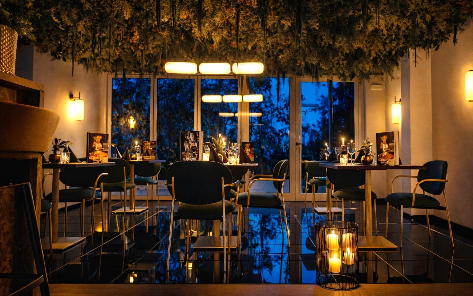 Restaurant & Drinks